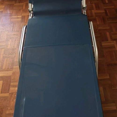 Beach sun lounger folding with waterproof fabric like new