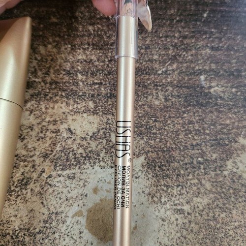 Eye set like new with mascara and pencil