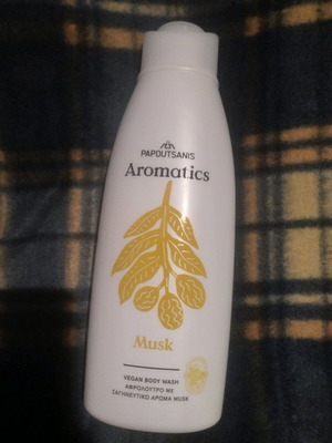 Body wash musk scent 650ml new