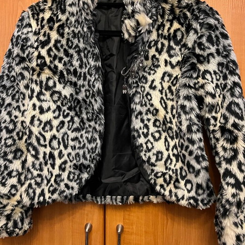 Fur jacket youth size like new, multicolor