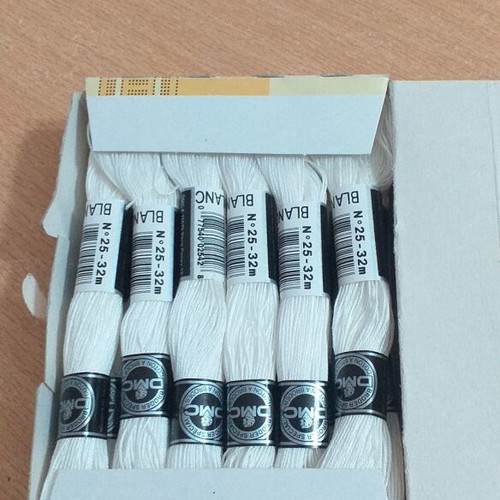 Βαμβακάκια DMC No 25 λευκά, κουτί με 13 τεμάχια καινούργια