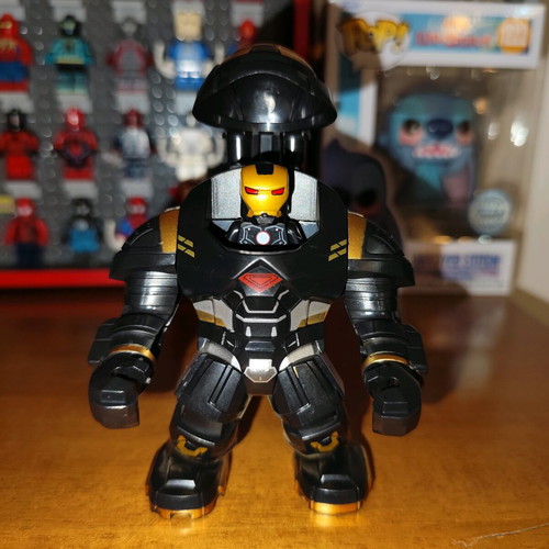 Black-Gold Hulkbuster like new, Iron Man Model 42 figure