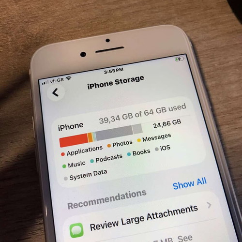 iPhone SE 2nd Gen (2020) like new, 64GB, white with case