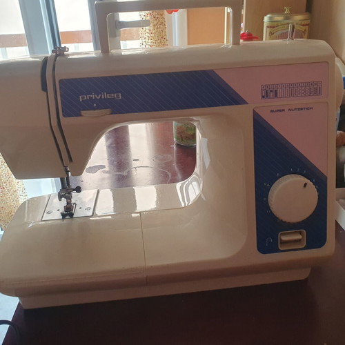 Functional sewing machine, German made