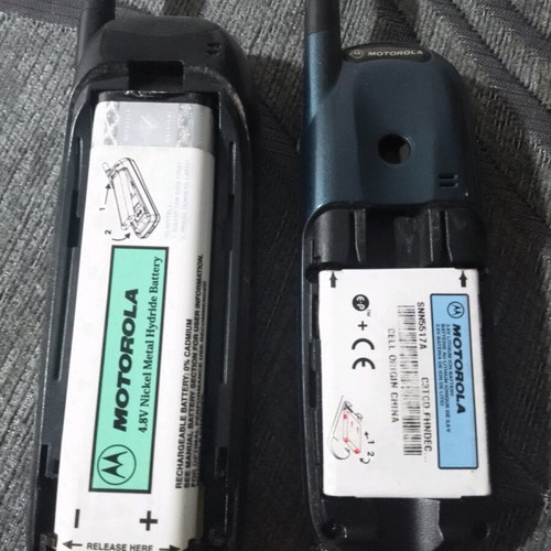 Motorola vintage cell phones used, pack of 2 pieces