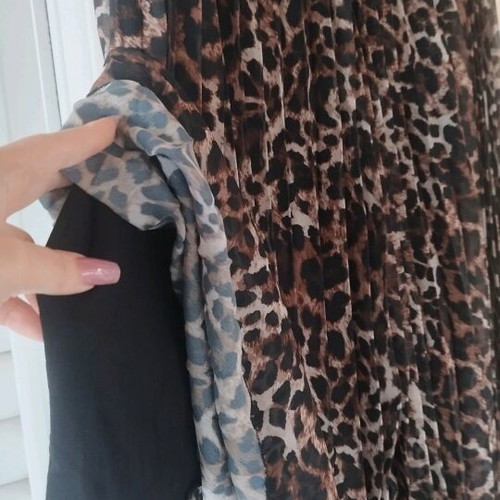 Leopard pleated skirt new with elastic waist Onesize