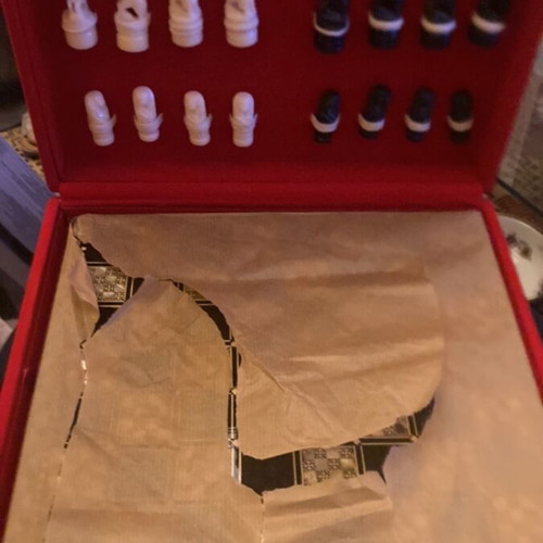 Onyx chess set new in velvet case