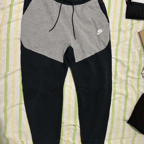 Nike Tech Fleece men's pants grey/black, size L