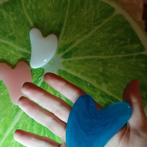 Gua Sha heart-shaped massage device new (1 or 3 pieces)
