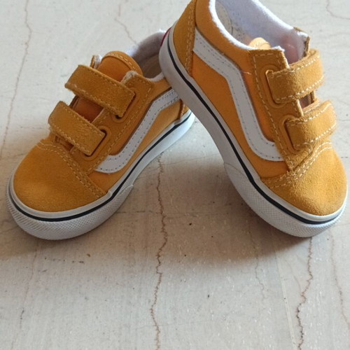 Vans kids shoes size 21 yellow like new