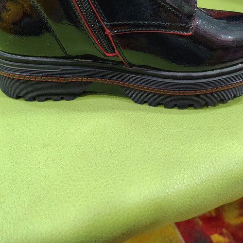 Adam's Shoes women's boots with platform sole, new, black