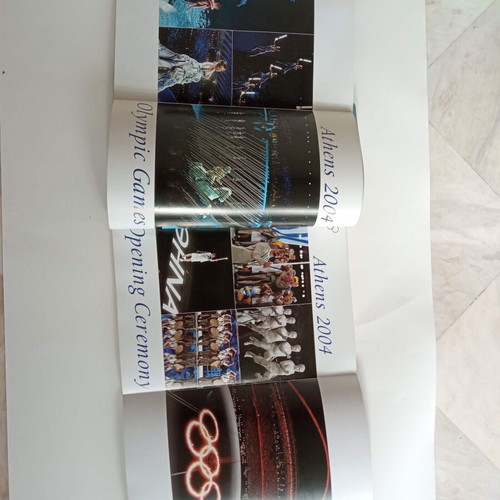 Book 2004 The Year of Greece used, large format