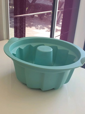 Tupperware Bundt Silicone Mold XXL new