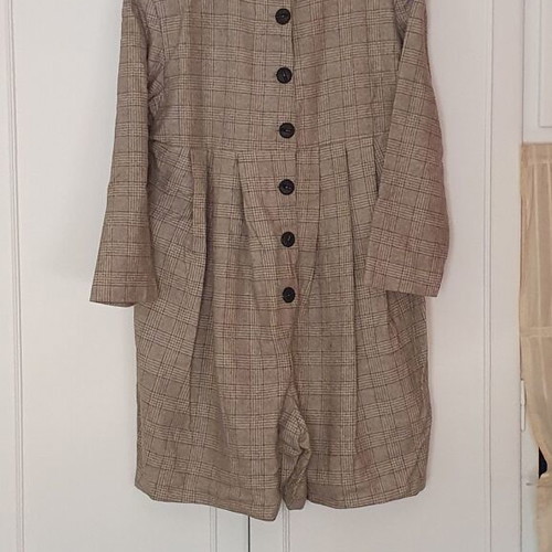 Maternity jumpsuit with bermuda shorts, grey checkered