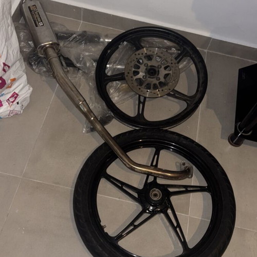 Crypton X wheels and Yoshimura exhaust