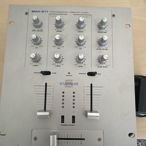 DJ mixer Stanton SMX-211 used without power supply