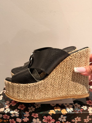 Dolce leather platform sandals used, size 41, black