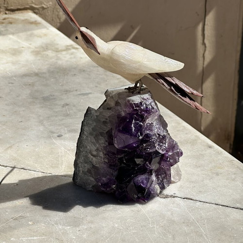 Handmade parrot from quartz on raw amethyst used, 20x15 cm