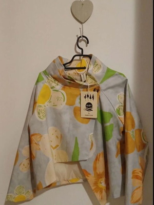 Floral jacket new, size M / 38 / 10
