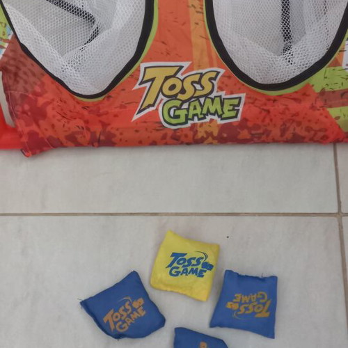 Bean Bag Toss game like new, PVC, 4 target holes