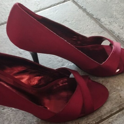 Camille peep toe shoes like new, red burgundy, size 40, 8cm heel