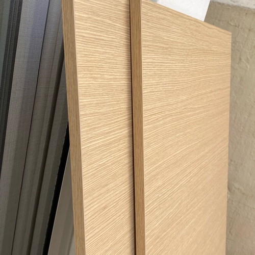 Two shelves like new, dimensions 57x76