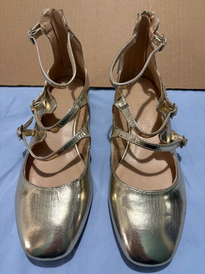 Παπούτσια Bershka 38 μπαλαρίνες χρυσαφί καινούργια