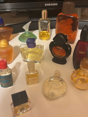 Miniature perfumes used, collectible pack