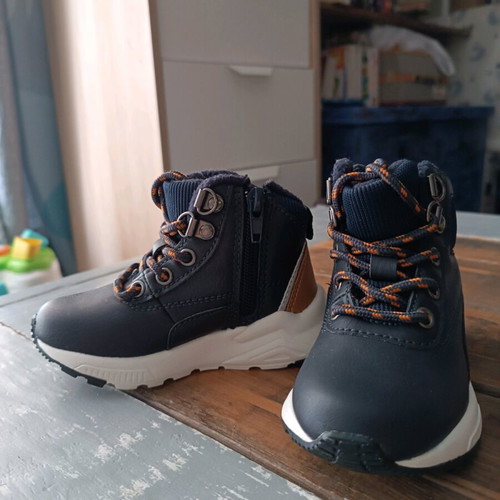 Sfera mountain boots for boy new, size 23