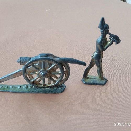 Iron Military Miniature Used, 1950s Cannon and Trumpeter Soldier