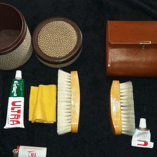 Shoe polishing set used, 2 pieces