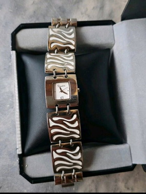 Women's stainless steel watch like new, white and silver