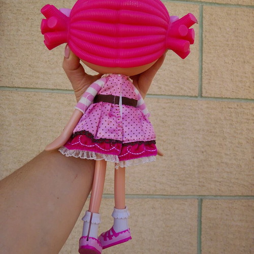 Lalaloopsy Toffee Cocoa Cuddles κούκλα 33εκ. με σοκολατένιο σκυλάκι