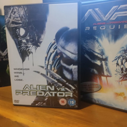 AvP Alien vs Predator 2 Movie Boxset used, DVD