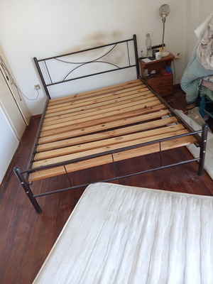 Double metal bed frame almost like new
