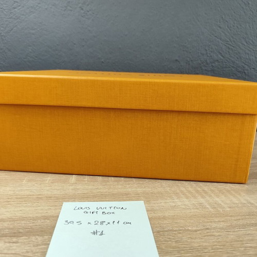 Louis Vuitton empty box used 30.5 x 28 x 11 cm