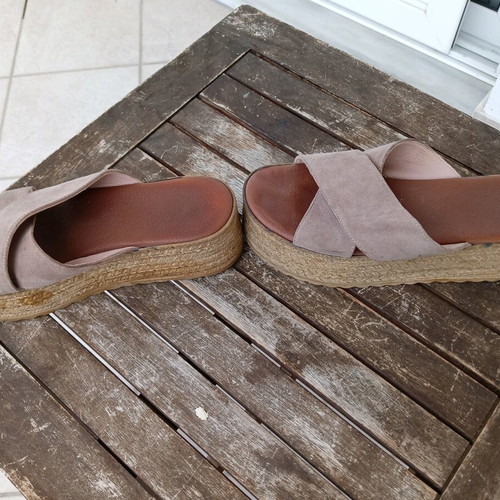 Toutounis slippers like new, double sole with crossed suede strap size 37 beige brown