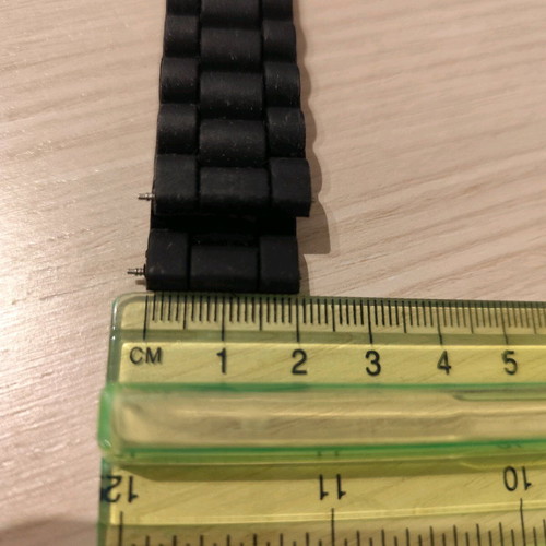 Set of 2 watch straps 2 cm wide silicone or rubber like new