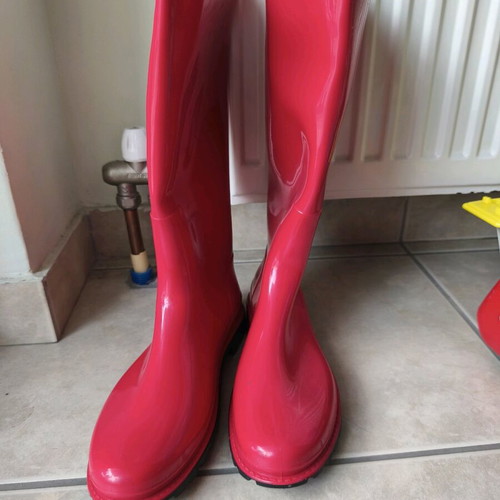 Galotses size 40 like new, red