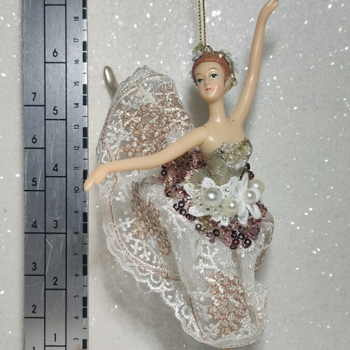 Ballerina resin figure with lace