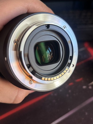 Sony E Mount 18-105 F4 Lens like new
