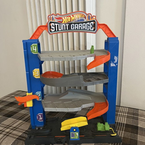 Hot Wheels Garage like new