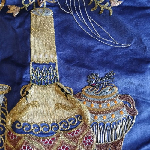 Vintage handmade silk Chinese embroidery like new