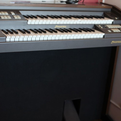 Farfisa F200 organ used, Italian made from the 90s