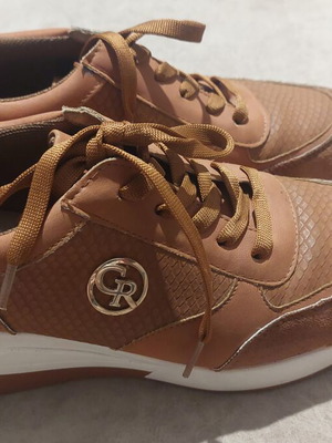 Women's sneakers with heel camel color like new, size 41