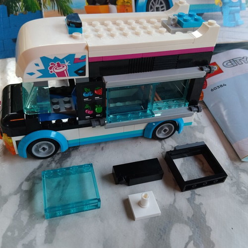 Lego 60384 City Penguin Slushy Van used, with box and manual