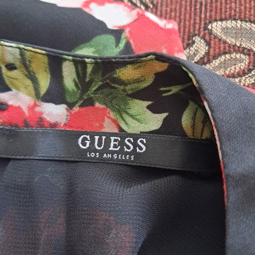 Guess top like new, black and red, size S
