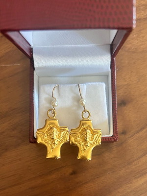 Vintage hanging earrings like new with cross and pearl