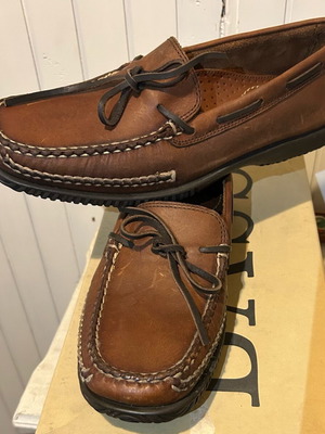 Bass leather loafers size 40 brown new