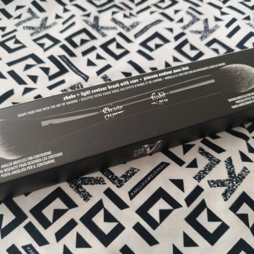 Kat Von D Shade + Light contour Brush new for contouring and highlighting